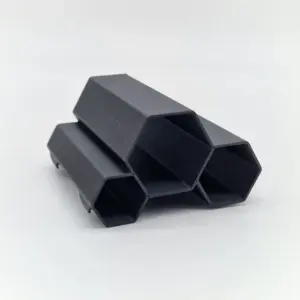 Krebshöhle 3d druck außerhalb vom Aquarium als Produktbild mit weißem hintergrund fotografiert