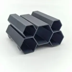 krebshöhle 5er aus dem 3d drucker außerhalb vom Aquarium fotografiert